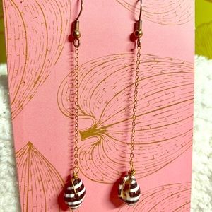 Shell and chain hook earrings